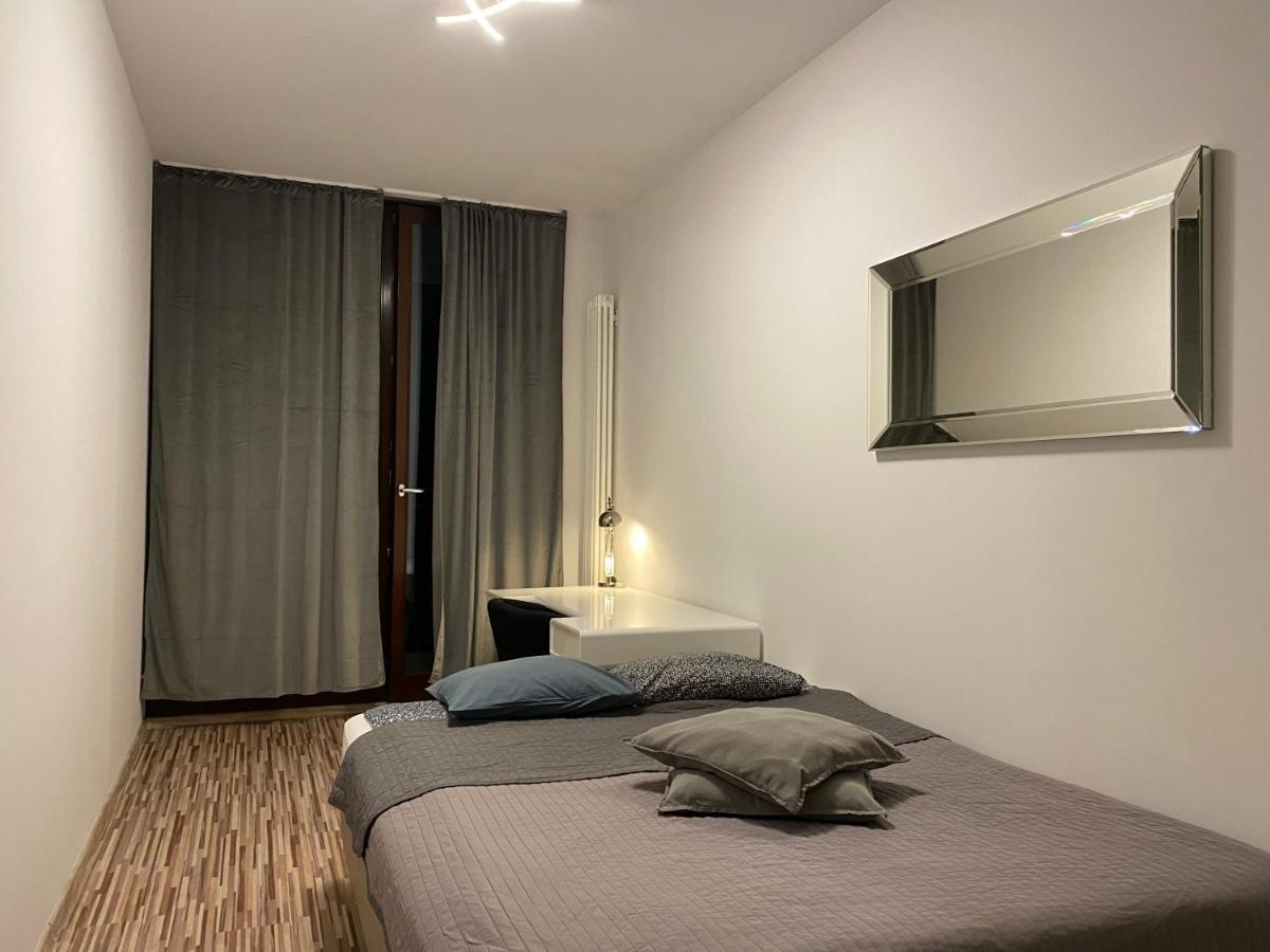 Two Rooms Apartment Triton Park Varsovie Extérieur photo
