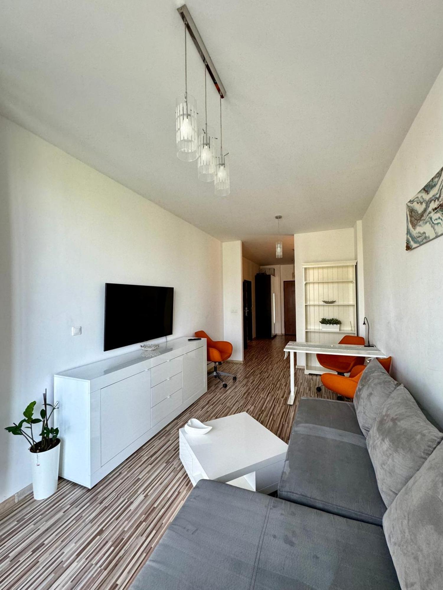 Two Rooms Apartment Triton Park Varsovie Extérieur photo