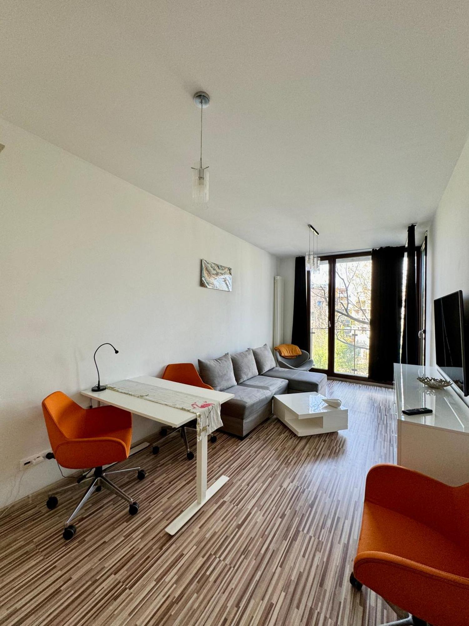 Two Rooms Apartment Triton Park Varsovie Extérieur photo